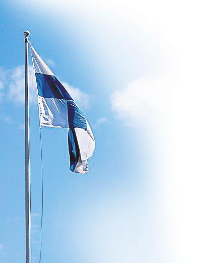 2 Kyläyhdistyksen puheenjohtajan terveiset Koko kylän juhlavuosi Talven runsaat lumet saatiin sittenkin sulamaan ja kevät ehti myös Märynummelle.