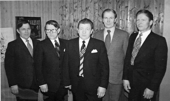 Honkarakenne täyttää 60 vuotta Saarelaisen viisi veljestä, Viljo, Nestori, Arvo, Eino ja Reino hankkivat Kallion Konepajan viiskutterisen höylän kesällä 1958.