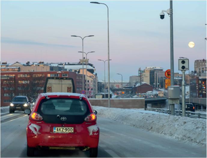 Ylinopeuksien ja punaista päin ajamisen kameravalvonta katuverkolla Tavoite: Selvittää katuverkolla tehtävän automaattivalvonnan liikenneturvallisuusvaikutuksia sekä eri osapuolten kokemuksia