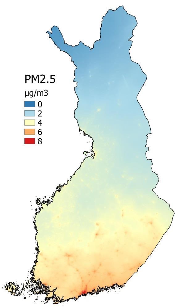 Kuva 20. Mallinnetut ilman pienhiukkasten (PM2.5) pitoisuudet vuonna 2015 ja 2030. Mallinnuksessa on otettu huomioon kaikki kotimaiset päästölähteet sekä kaukokulkeuma.