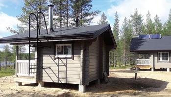 Erkkusen kämpän pihapiirissä on erillinen sauna.
