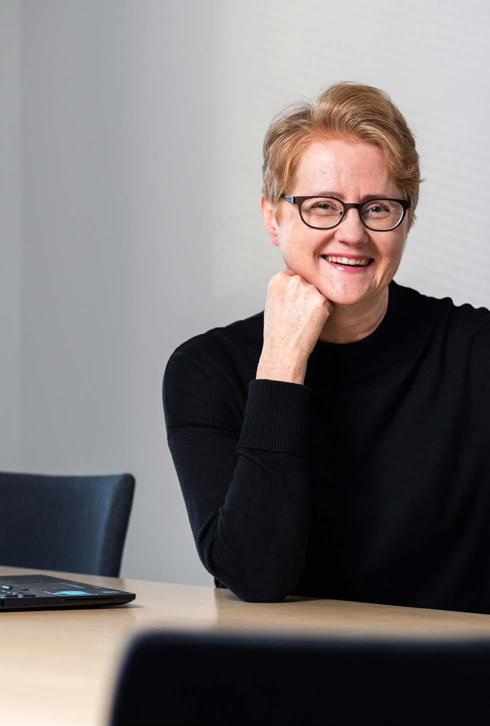 LUKUKLAANI LUKUKLAANI LOI LUKUINTOA Rahaa kirjastojen kehitykseen ja uusia kirjoja Lukuklaani tarjosi käytännön lääkkeitä koululaisten lukuinnon lisäämiseen.