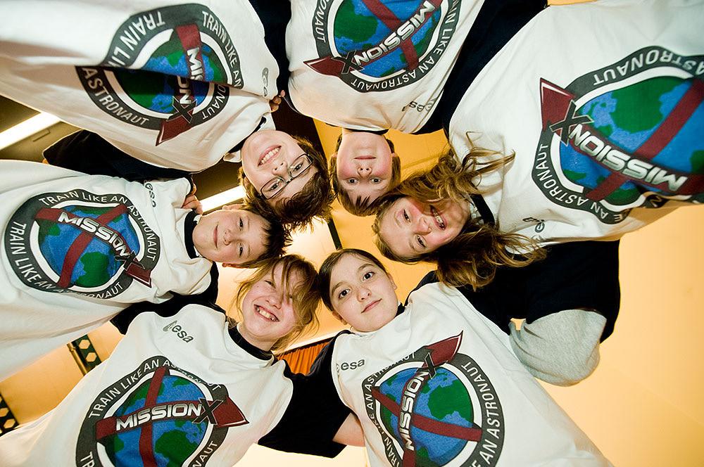 TIETOA MISSION X SEIKKAILUSTA Mission X avaruusseikkailu on osallistujille ilmainen opetusohjelma, jonka NASA: n tutkijat ja liikunnan ammattilaiset ovat kehittäneet yhdessä astronauttien ja