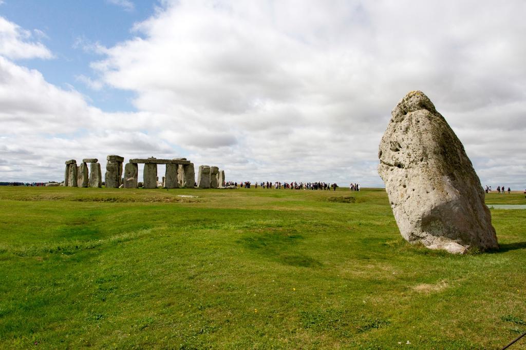 20 Stonehenge ja Suuri kantakivi Suuri kantakivi on Stonehengen muinaisen