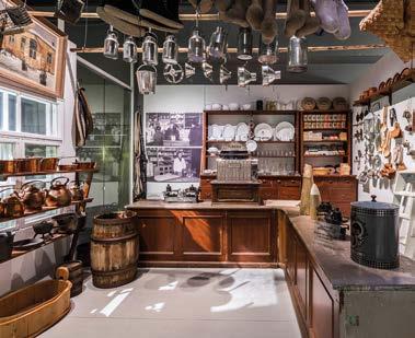 At Werstas you can visit the Labour Museum s exhibitions, Steam Engine Museum and Museum of Liberty, free entry. Meirän kaupunki, Finlaysonin osuuskauppa, kuva Mikko Vares.