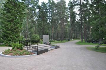 Lepolan hautausmaa Lepolankatu 11A, 53100 LPR Työnjohtaja Mika Puustinen, p. 040 312 6259, mika.puustinen@evl.fi Lepolan veteraanipuisto, osasto 15, on varattu veteraanihauta-alueeksi.