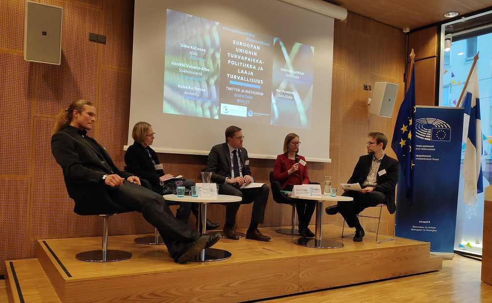 Euroopan unionin turvapaikkapolitiikka ja laaja turvallisuus Hanke: EU:n globaalistrategia ja kriisinhallinnan tulevaisuus Rahoittaja: Ulkoasiainministeriön Eurooppatiedotus SaferGlobe toteutti