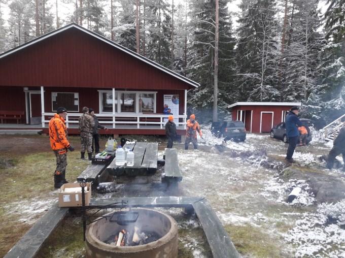 Nuorisopalvelut olivat mukana koulumessuilla yhteiskoululla keväällä ja Kultavuoren koululla syksyllä. Messuilla tehtiin markkinointityötä nuorisopalveluiden toiminnasta.