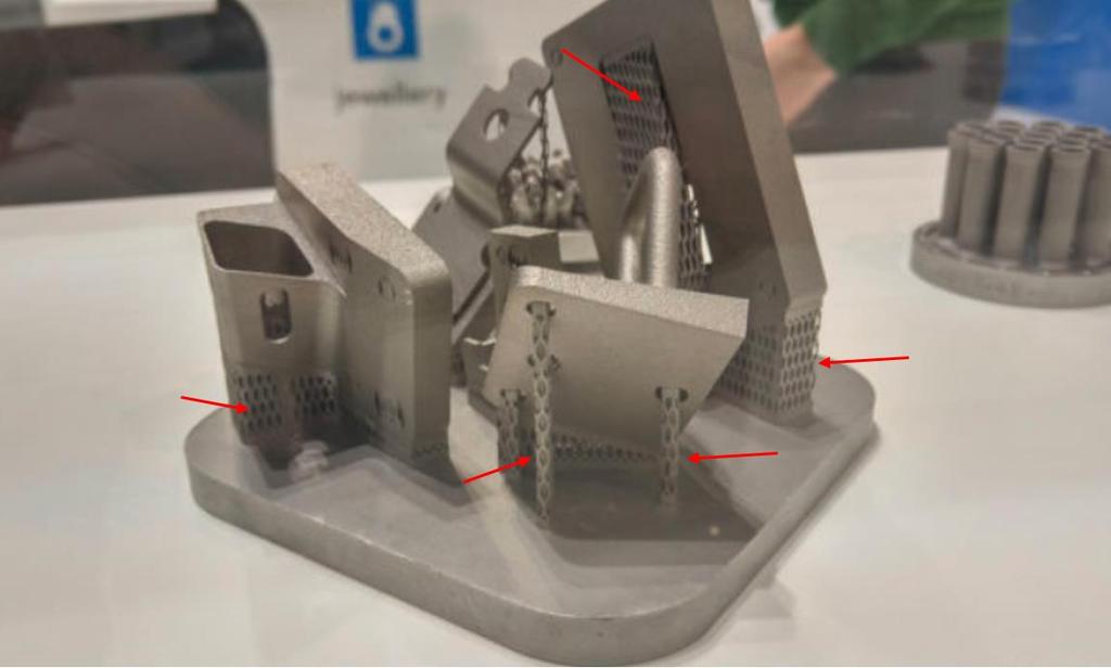 6 structure are applied for anchoring the part to the building plate and complicated geometry such as overhang in the object.