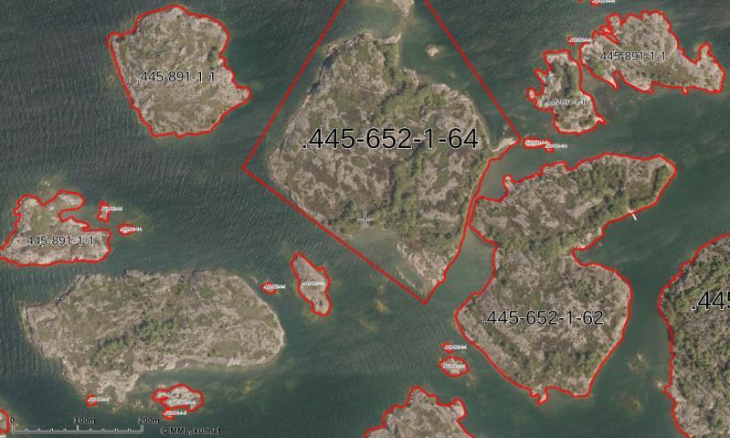 Köttomlandetissa (Kyttomlanden saarten itäsaari) olevan RA1-alueen rajausta korjataan siten, että 1980-luvulta oleva vapaa-ajanasunto sijoittuu loma-asutusalueelle (RA1).