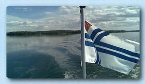 Suomalainen veneseuralippu 100 vuotta Venäjällä annettiin vuonna 1890 keisarillinen julistus purjehdusseurojen lipun käytöstä.