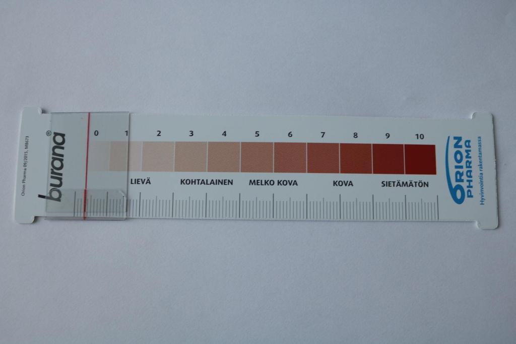 10 asteikon muoto on kiilamainen ja se voi olla väriltään punainen, toisella puolella kiilaa on numerot, joista hoitaja näkee kivun voimakkuuden.