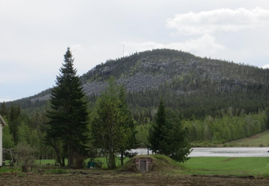 Alueen korkeuserot ovat paikoitellen suuria, mutta eivät erityisen isoja maakunnan mittakaavassa.
