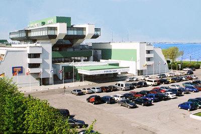 Pirita Marina Hotel & SPA *** Hotelli sijaitsee meren rannalla, Tallinnan Olympiapurjehduskeskuksessa, noin 10 min. ajomatkan päässä Tallinnan keskustasta.