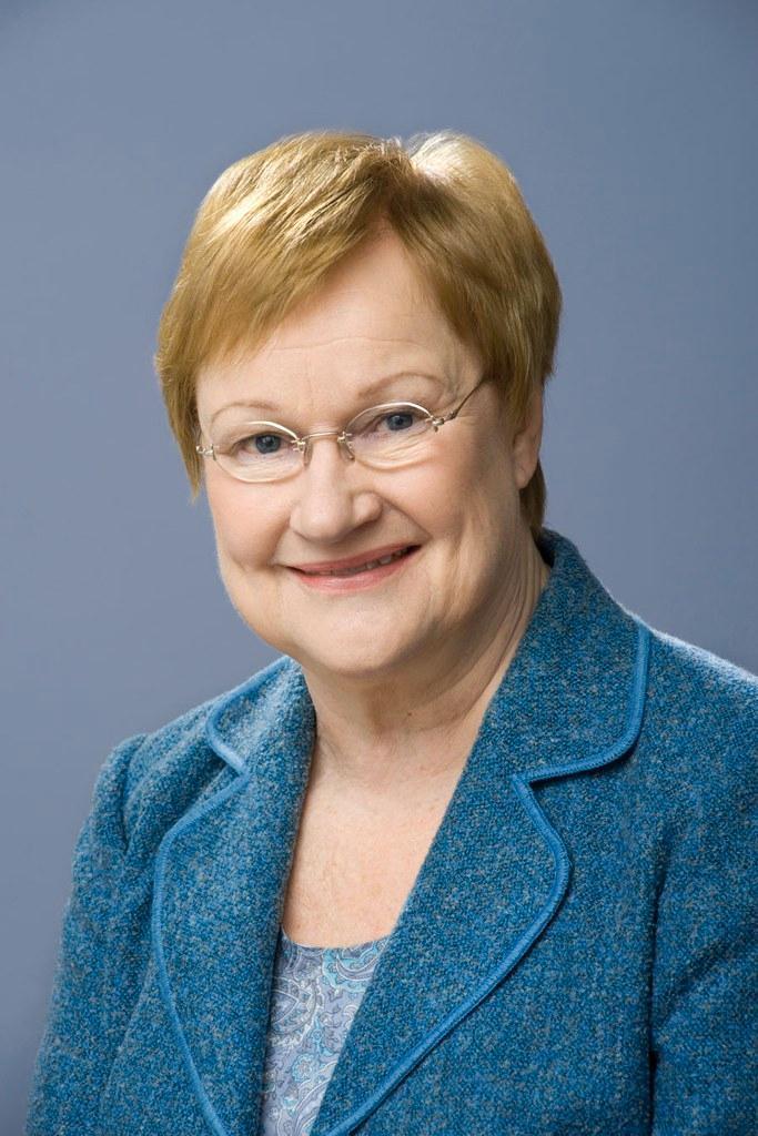 18.12.2018 Esteettömyydestä Tarja Halonen presidentti Kuva: Lasse Keltto Puhuttaessa esteettömyydestä useimmat ihmiset käsittävät sen koskevan fyysistä liikkumista. Paljonhan siinäkin on tekemistä!