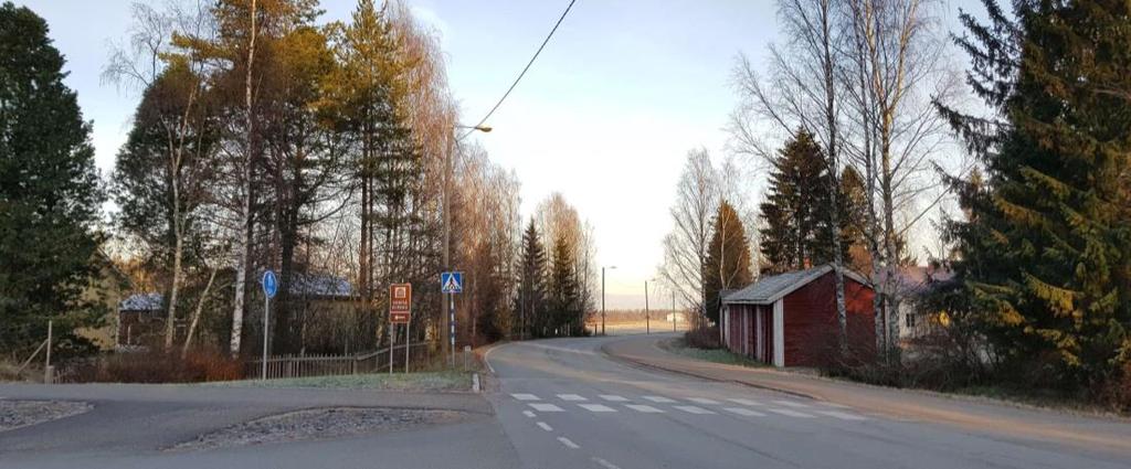 Heikon (Junttilan) ja Pirilän pihapiirit sijaitsevat Piriläntien molemmin puolin