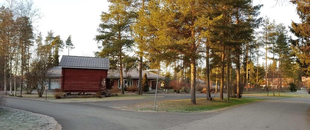 Anttilan asuinrakennus on aikojen kuluessa yksityiskohdiltaan muuttunut. Muuttuneenakin rakennus on osa kerroksellista raittimiljöötä.