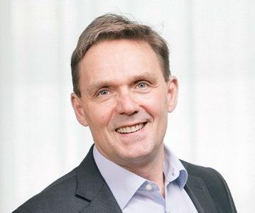1971, kauppatieteiden maisteri Jäsen 2010 OP Ryhmän vakuutus- ja eläkeyhteisöjen sijoitukset, johtaja 2014 OP-Eläkekassa ja OP-Eläkesäätiö, toimitusjohtaja 2010 Tausta: OP Ryhmä, sijoitustoiminnan ja