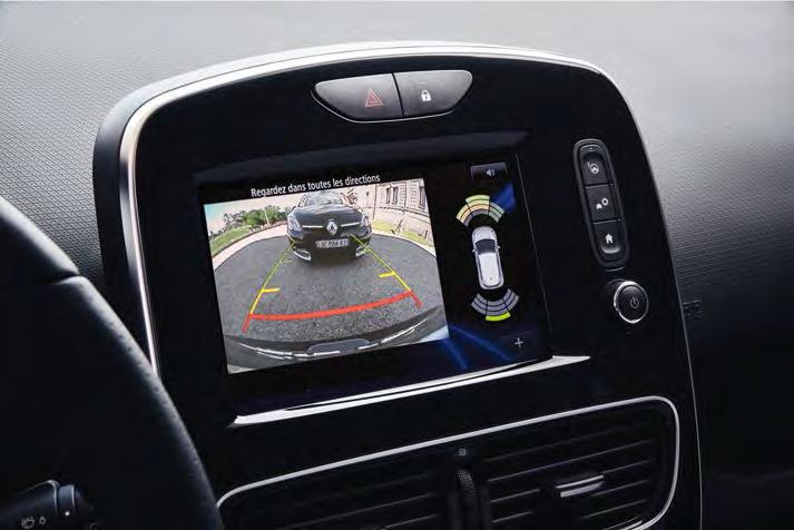 Peruutuskamera ja etututka Kun kytket peruutusvaihteen, peruutuskamera näyttää RLink -näyttöön suurennetun näkymän auton takan olevasta