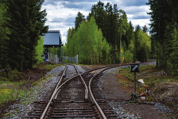 4 (14) 1 Oppaan tarkoitus Liikenne- ja viestintävirasto (Traficom) on laatinut tämän oppaan yksityisraiteiden haltijoille, jotta Raideliikennelain (1302/2018) mahdollistama siirtyminen EU-sääntelyn