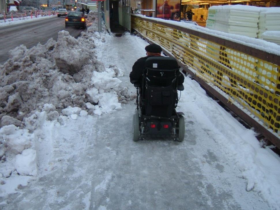 kunnossapito - esteettömällä parkkipaikalla