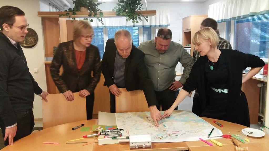 Johtoryhmän työpaja Lempäälän kunnan johtoryhmä toimii myös strategisen yleiskaavan ohjausryhmänä. Heidän kanssaan järjestettiin aloitusvaiheen työpaja 19.12.2017.