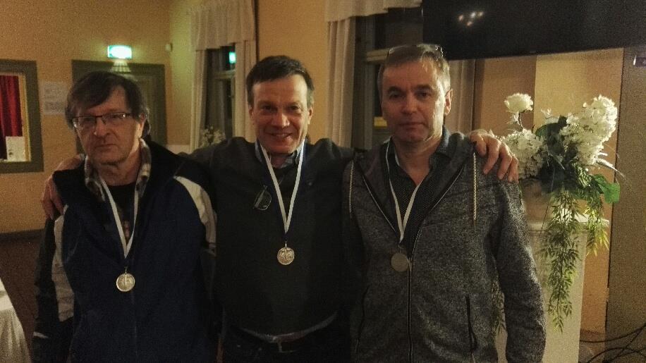 TOIMINTAKERTOMUS HUMU r.y. vuodelta 2018 KILPAILUTULOKSIA TALVI PM- Evo 07.02.2018 sarja 1. Jukka-Pekka Vapaniemi 1. Mårten Nurmio 2. Ove Simosas 2. Seppo Väisänen 3. Göran Grannas 3.