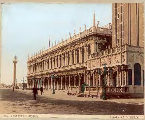 Kuva 6 Piazza di San Marco, Venetsia. Käsin väritetty valokuva n. 1890-luku.