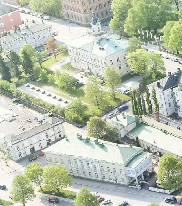 näyttelyrakennuksen (.) maantasokerrokseen.