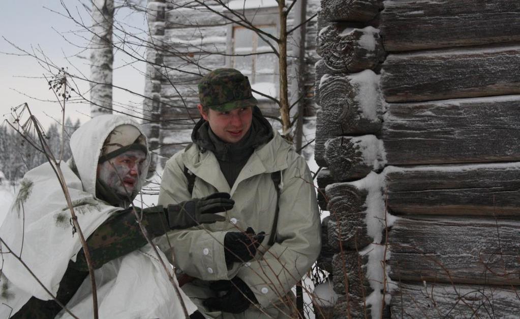 3 JOTOKSEN KULKU Jotoksella on kaksi sarjaa (Sandels- ja Kilpasarja) Kilpasarja on normaalia sarjaa haastavampi fyysisesti ja edellyttää osallistujalta hieman pidemmälle vietyä osaamista jotoksen