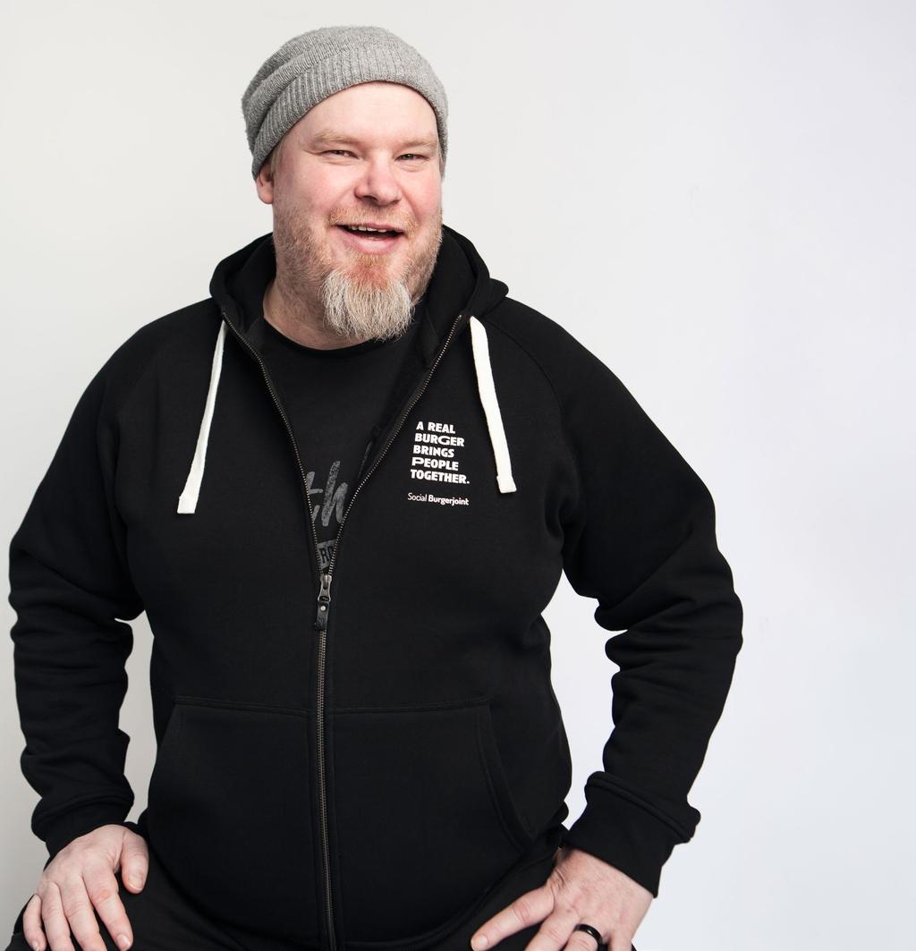 YHDESTÄ YHTEISÖKSI Tilikauden aikana yhdestä ravintolasta kasvoi neljän ravintolan ketju. Social Burgerjointilla oli erittäin menestyksekäs vuosi.