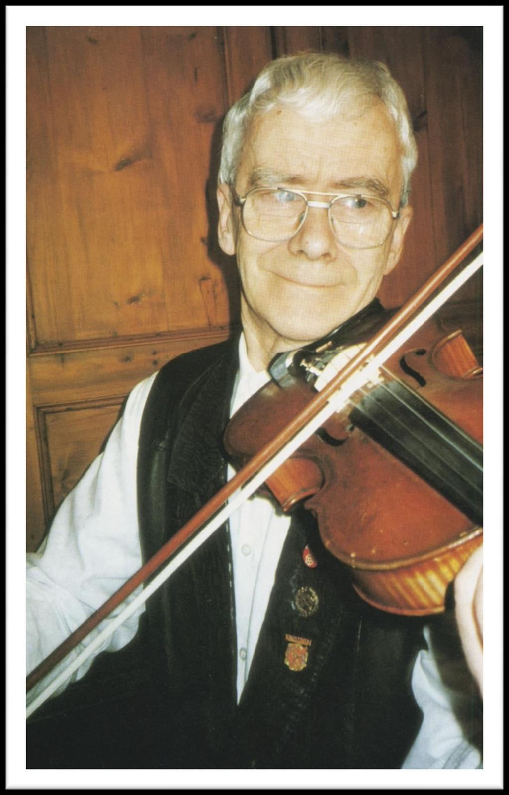 MARKKU TUNKKARI (1935 2017) Orkesterin johtaja,
