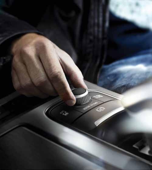 Kaarreajo Kaarreajossa AWD-järjestelmä ylläpitää vakautta ohjaamalla enemmän vääntöä ulkopyöriin, jolloin auton hallinta paranee kaarteessa ajettaessa.
