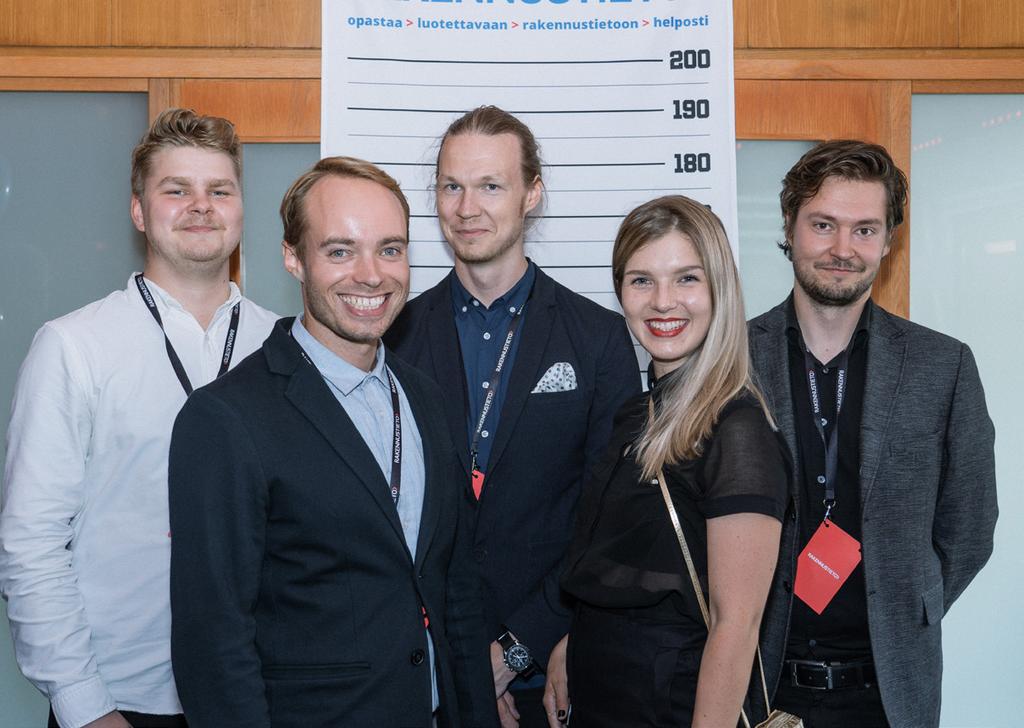 Pietilä-palkinnon saajat Aarti Ollila Ristola Arkkitehdit Oy KIRA-digi -hankkeen Teemu Lehtinen Kuvat: Mina Nytorp Vuoden 2018 Pietilä-palkinnon sai Aarti Ollila Ristola Arkkitehdit Oy: Erkko Aarti,