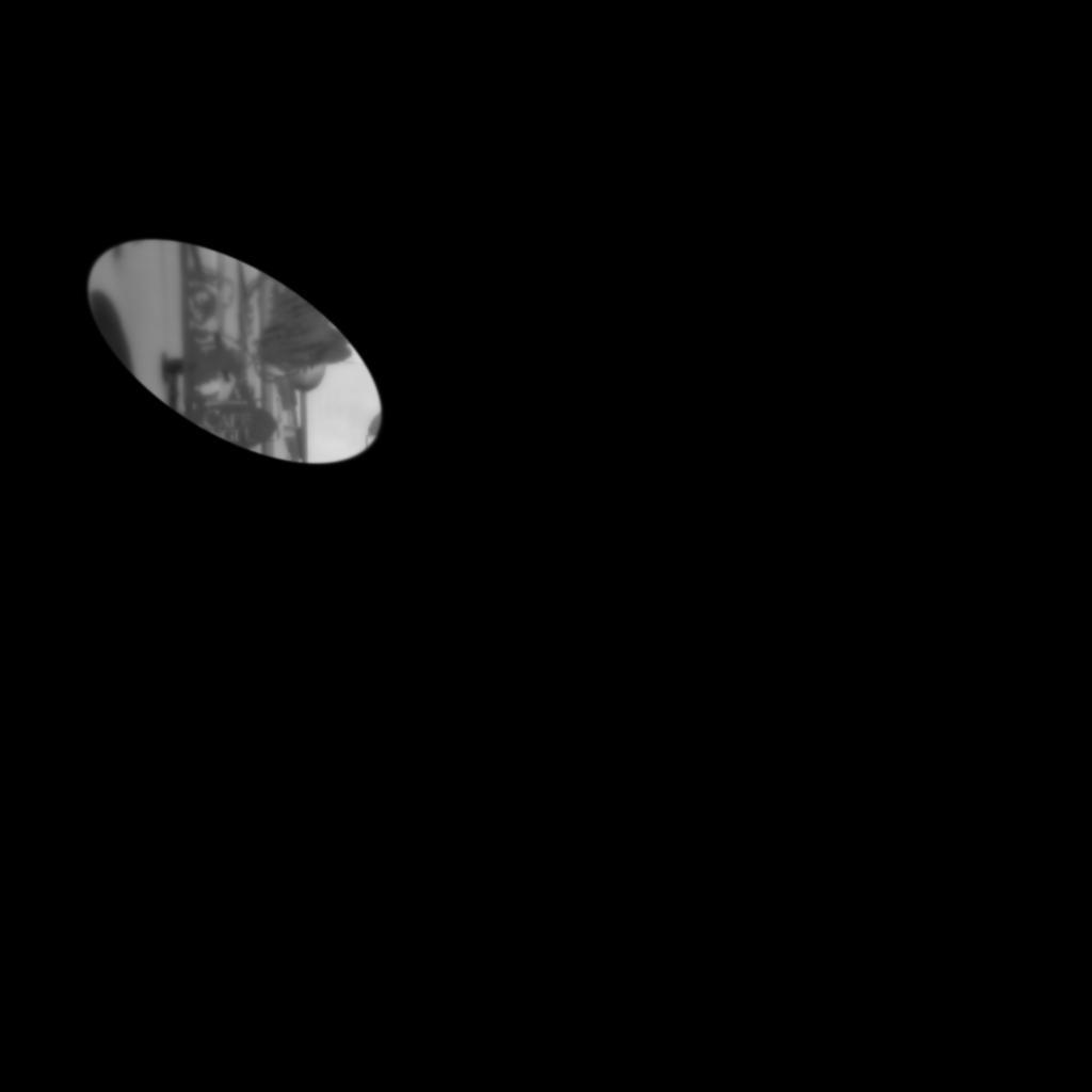 (a) An example of an unfiltered background image (Tuomiokirkko)