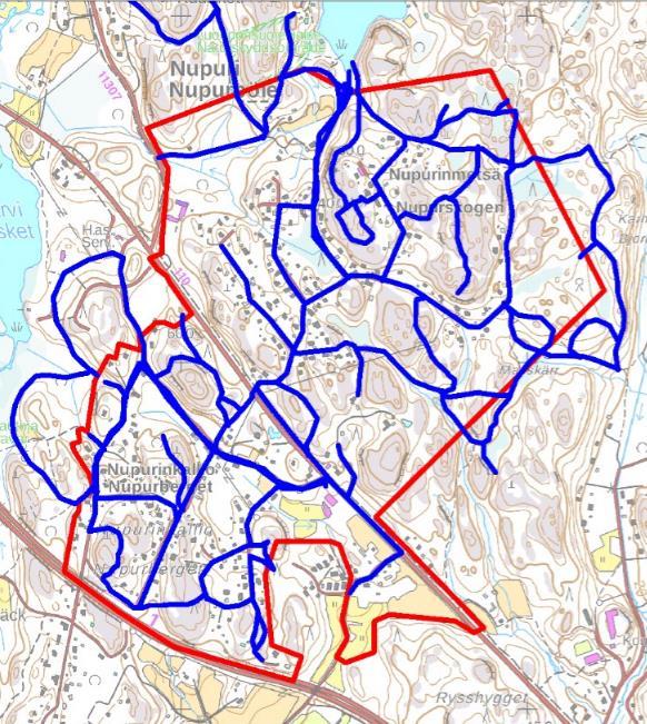 Kuva 2. Lepakoiden kartoitusreitit (sininen viiva) ja passiividetektoreiden sijoituspaikat ja numerot. Detektoreja oli useimmilla kartoituskerralla käytössä kolme kappaletta.