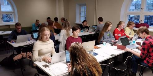 LUONNONTIETEIDEN OPPIAINERAJAT YLITTÄVÄT KURSSIT (LYK) 1. LUONNONTIETEIDEN MATEMATIIKKA (TSYLYK1) Matematiikassa, fysiikassa, kemiassa, biologiassa ja maantieteessä.