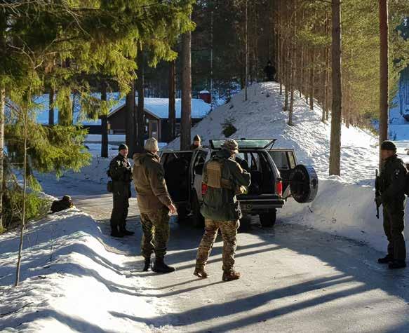 Kurssin ohjelmassa oli kuusi tuntia teoriaa ja 18 tuntia käytännön harjoitteita, minkä lisäksi kurssilaiset olivat saaneet ennakkotehtävän.