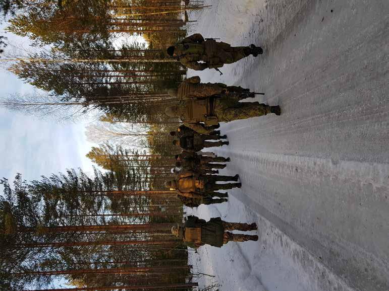 Yksittäisten harjoitusten jälkeen sai välittömän palautteen kouluttajilta. Kurssi huipentui kaksipuoleiseen harjoitteeseen simulaattoreilla.