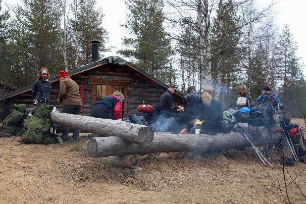 Karhunpolun lisäksi Otroskoski 6,8km, Valamajoki