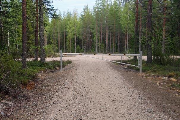 Reitti jatkuu suoraan perusparannettua tietä,