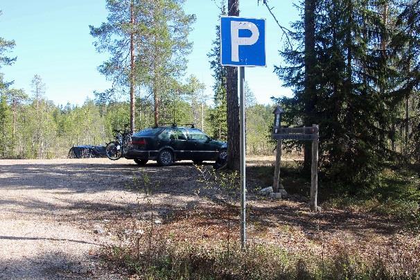 Polku Kukonjärven kierrokselle toiseen suuntaan pitkoksia pitkin on merkitsemätön.