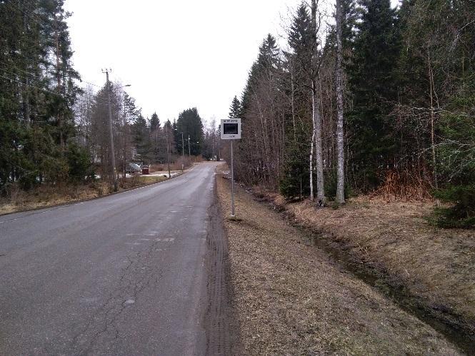 Siirrettävät nopeusnäyttötaulut 2018 Lahti Lahden alueurakka MITTAUSPAIKKA KOHTEEN TYYPPI Lankilantie (mt 14043), Lahti Käpytien ja Ristitien välinen suora, pohjoiseen ajettaessa.