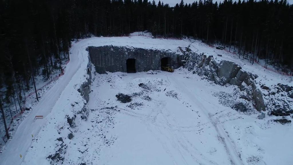 Kujala Liipolan tunnelin itäisellä suuaukolla tunnelilouhinta