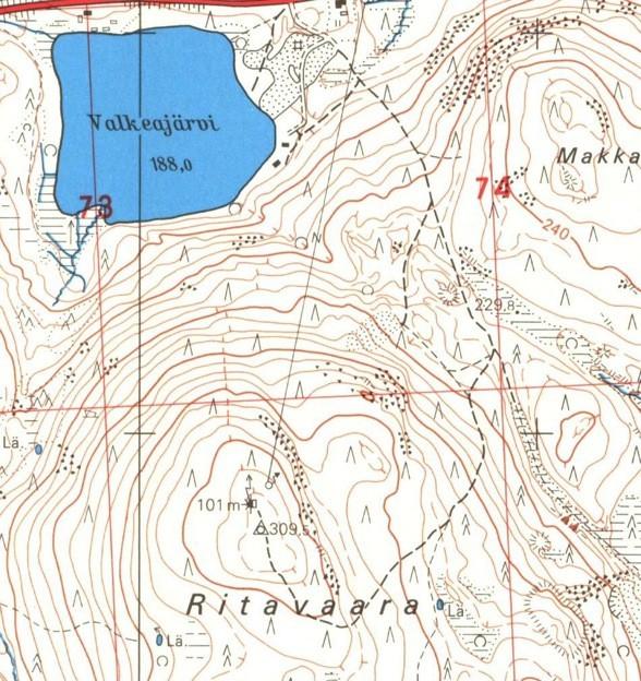 20 Kartta 7. Ote 1970luvun peruskartasta. Kartan ylälaidassa näkyy alue, jossa hiekanotto on tapahtunut. Vaaran laelle johtaa polku, joka nykyisin on tie. Kartat: Maanmittauslaitoksen vanhat kartat.