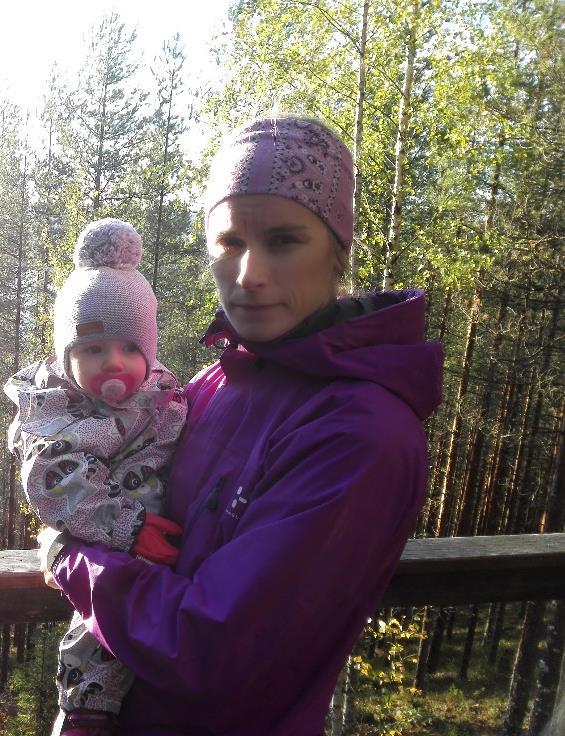 Elina Alvoitun haastattelu 1. Kerro suhteestasi liikuntaan ja suunnistukseen, paras saavutus 2. Millaisessa maastossa suunnistat mieluiten: kesä, talvi 3. Mukavia muistoja Venlojen viestistä 4.