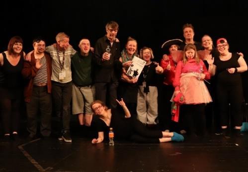 Yksi vuoden kohokohdista oli Tunneteatterin 10.-13.6. toteutunut esiintymismatka Puolan Lodziin kansainvälisille teatterifestivaaleille. Tunneteatteri esitti festivaaleilla Peter Pan - näytelmänsä.