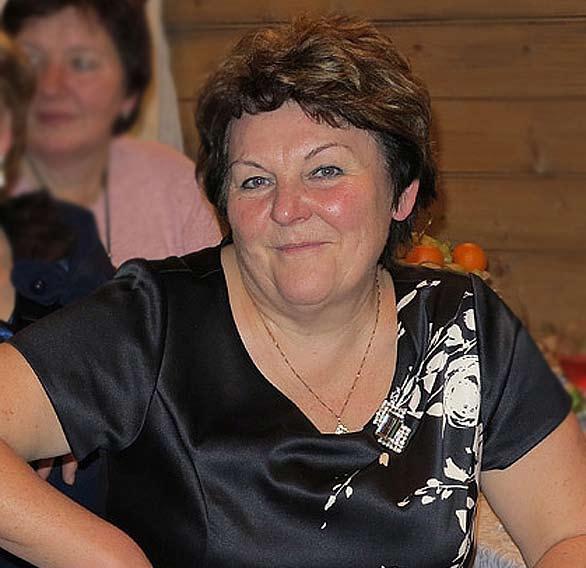 Meni sada vuottu, meijän muas tapahtui menetiijämi muutostu poliitiekan da ekonoumiekan alal, endizien kauppumiehien tilah tuldih laukoin myöjät.