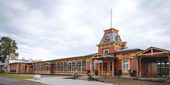 Uljas rautatieasema 1900-luvun alussa rakennettu Haapsalun rautatieasema tuli kuuluisaksi siitä, että valmistumisen aikaan sen 216 metriä pitkä laituri oli Pohjois- Euroopan pisin