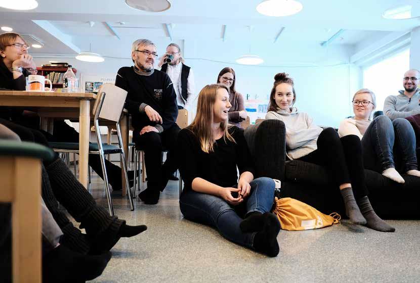 yleiskatsaus YKSI NUORI KERRALLAAN OPKOn Disciple-konferenssissa Helsingissä jaettiin elämää ryhmissä. Vuonna 2018 suomalaisten itsetuntoa hiveli mm.